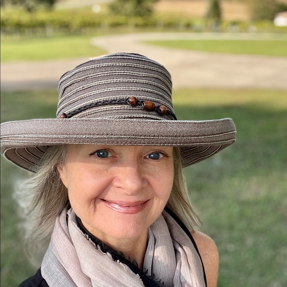 Meet your Posher, Mary - Picture 5 of 11